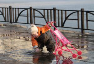Spring walk for parents and tots on the Plains of Abraham @ Meeting place: Joan of Arc Garden on the Plains of Abraham